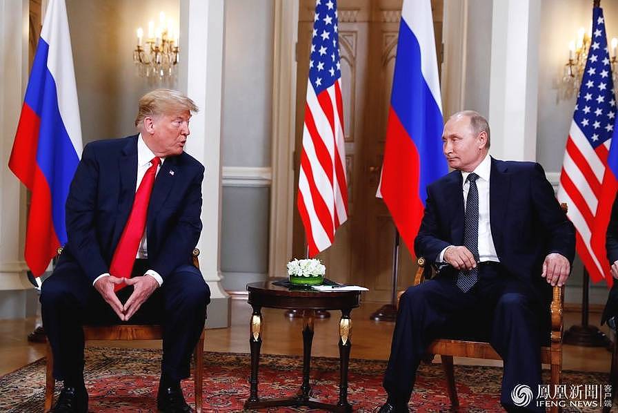 特朗普与普京正式举行会晤 普京迟到1小时 握手3秒无笑容（视频/组图） - 6