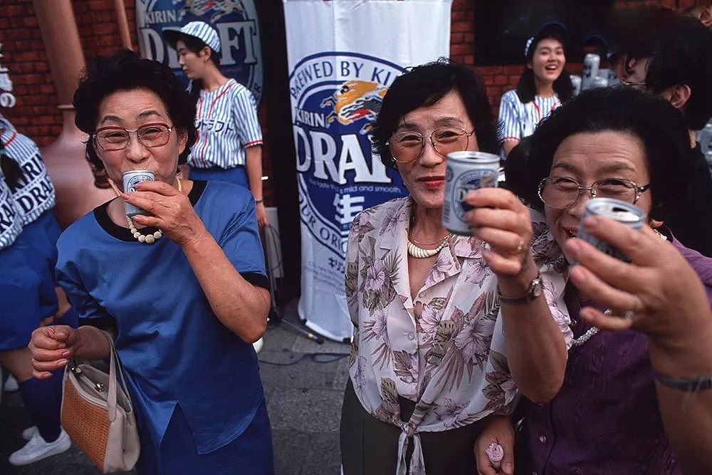 中国游客正重走日本人的路？30年前，一群日本大妈爆买全世界…（组图） - 6