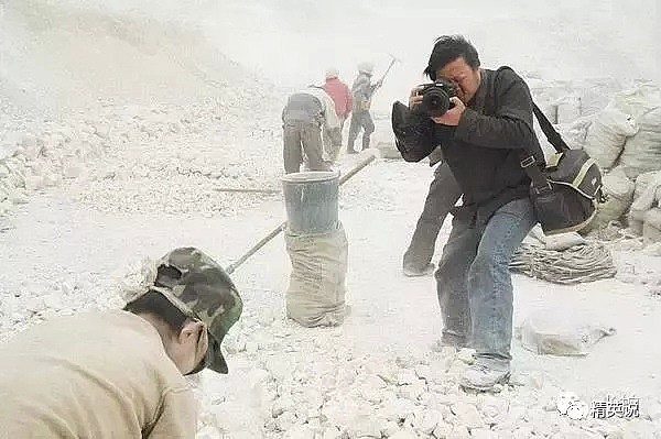 十余年他背着相机走遍中国，不少人想弄死他，只因他的照片揭露了太多黑暗（组图） - 16