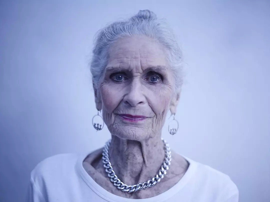 震憾！嫩模当道，89岁的她选择成为世界上最老名模，优雅到老...（组图） - 22