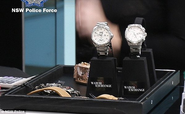 悉尼警方突袭Bondi Westfields珠宝店，搜出138只名牌手表，价值超$350万！（视频/组图） - 3