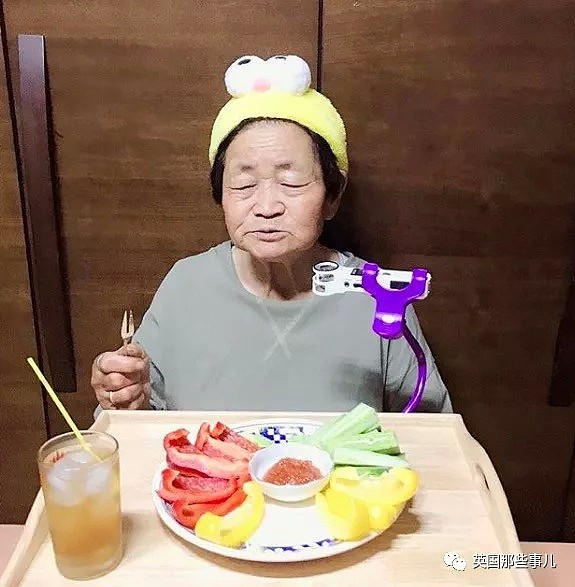 80岁的吃播网红，这老奶奶真的很会玩啊（组图） - 7