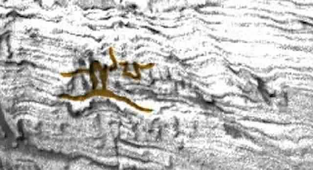 火星拍到神秘壁画： 远古人领着蛇在奔跑 （组图） - 3