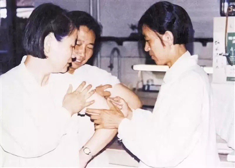 她以身试验，研发出中国第一支乙肝疫苗，可万万没想到，43年后会是这样…（组图） - 11