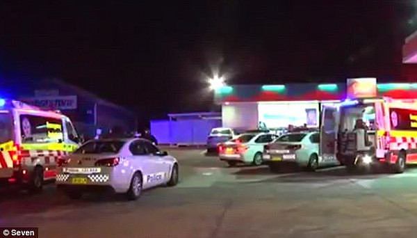 悉尼麦当劳餐厅外发生枪击事件！两男子中枪后紧急送医，枪手仍在逃！（组图） - 3