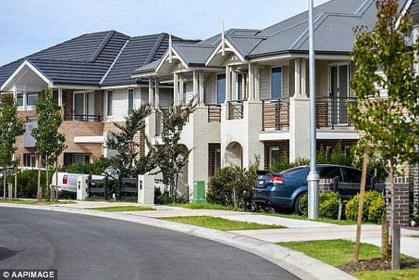 跌幅超10%！悉尼部分地区房价近一年大跌！全澳房市走“下坡路”，澳媒：房产危机到来（组图） - 2