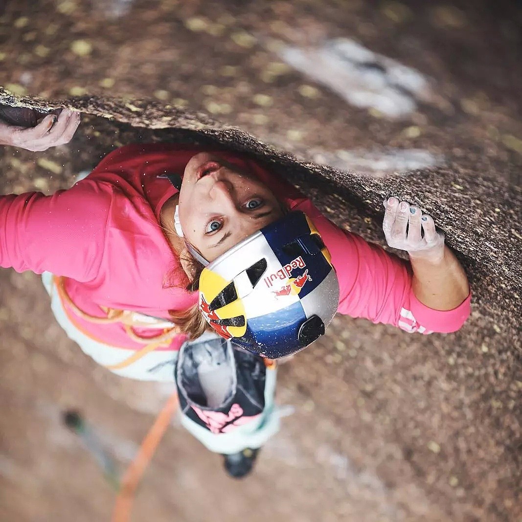 7岁爱上攀岩，20岁成为世界冠军，美国峭壁之花不断挑战极限，重新定义女性运动员！ - 14