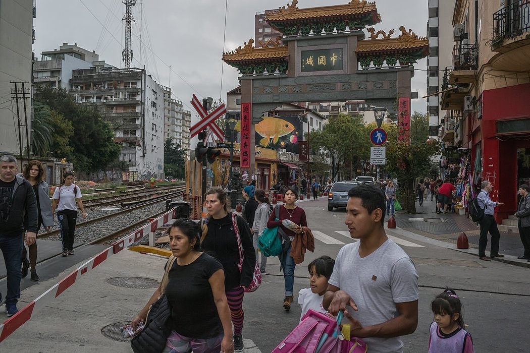 布宜诺斯艾利一个华人区的入口。