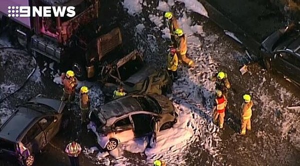 悉尼M1发生3车相撞事故！卡车爆炸致2人惨死，被堵车龙长达10公里！（组图/视频） - 6