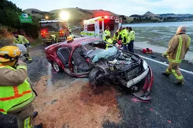 悲剧！两中国游客澳洲车祸横死，只因车辆逆行迎头猛撞！（图） - 22