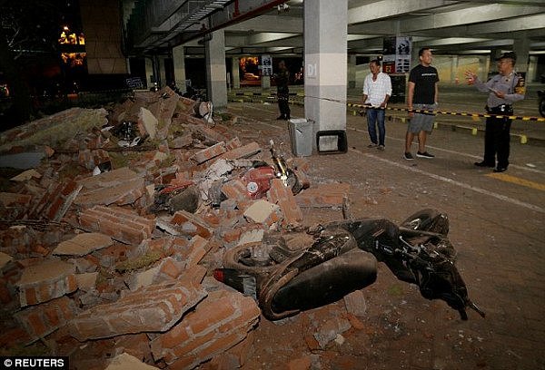 印尼7级地震致82死，数百人伤！大量中澳游客被困，澳内政部长亲历强震（组图/视频） - 5