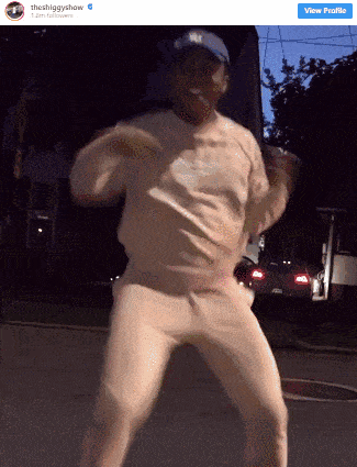火了！加拿大警察竟在闹市区大跳热舞引围观，还对陌生女子比心！（视频/组图） - 1
