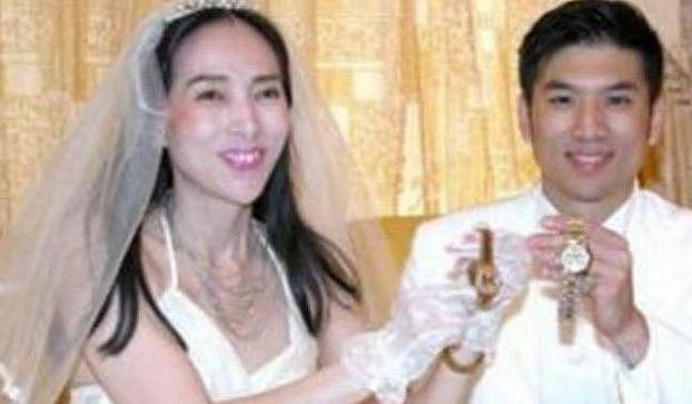 61岁的她5婚5离 找25岁“小鲜肉”男友败光8亿家产 家暴鼻梁骨折（组图） - 4