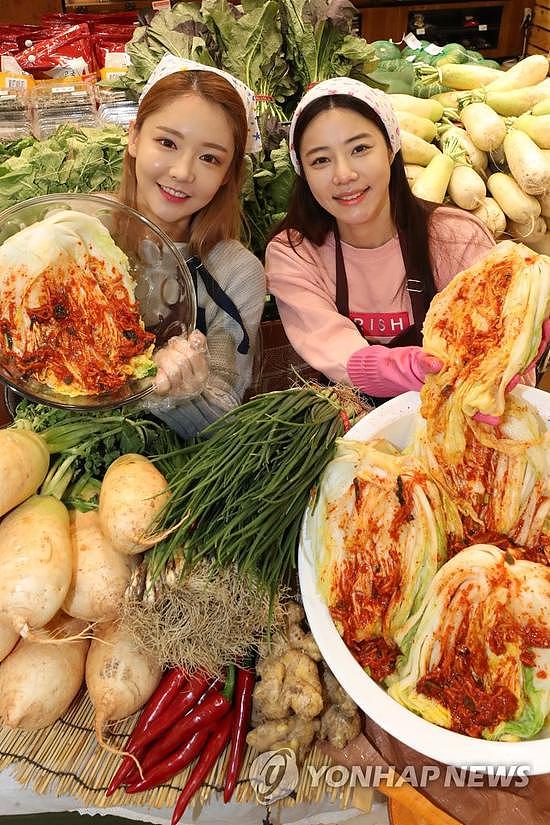 韩国人爱吃腌白菜（韩联社）