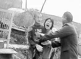“I'd kill him！”外媒曝光发生在中国的恐怖一幕，令全世界网友毛骨悚然！愤怒到想杀人！（视频/组图） - 17