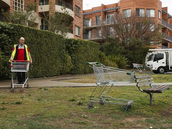 塑料袋收费就把手推车推回家！超市手推车成共享单车，散落悉尼城区无人管！（组图） - 1