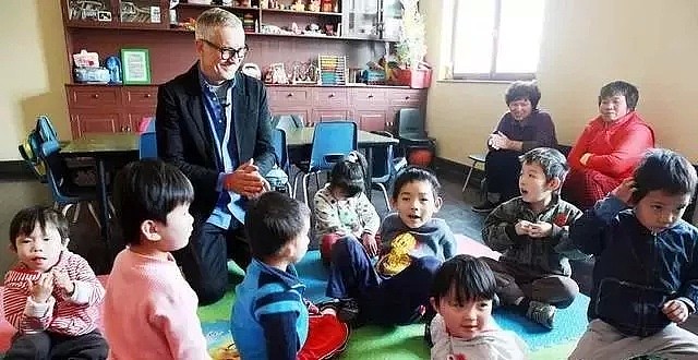 他是4000名孩子的“洋爸爸”，30年建中国最大外资孤儿院，感动！（组图） - 10