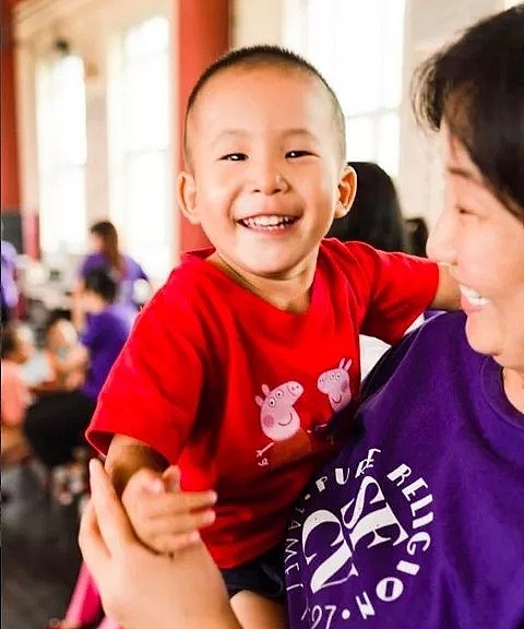 他是4000名孩子的“洋爸爸”，30年建中国最大外资孤儿院，感动！（组图） - 90