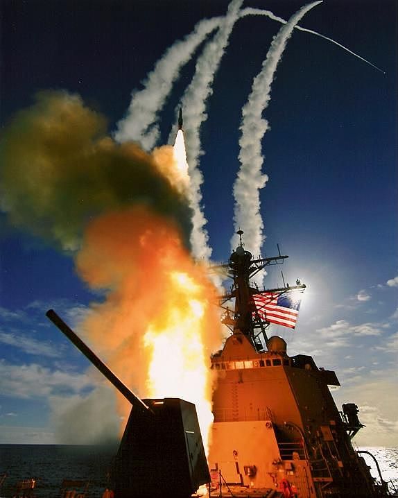 美海军：如与中国开战 我们防空导弹都打不起（组图） - 1