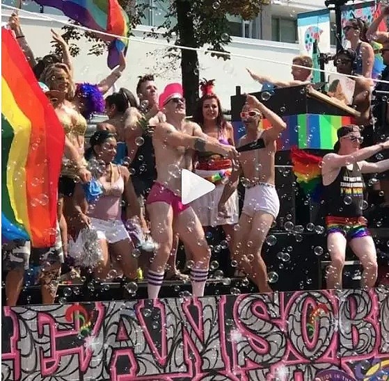 加拿大最大尺度肉体狂欢！同性恋游行！露点、SM场面、发套套……大开眼界！（组图） - 35