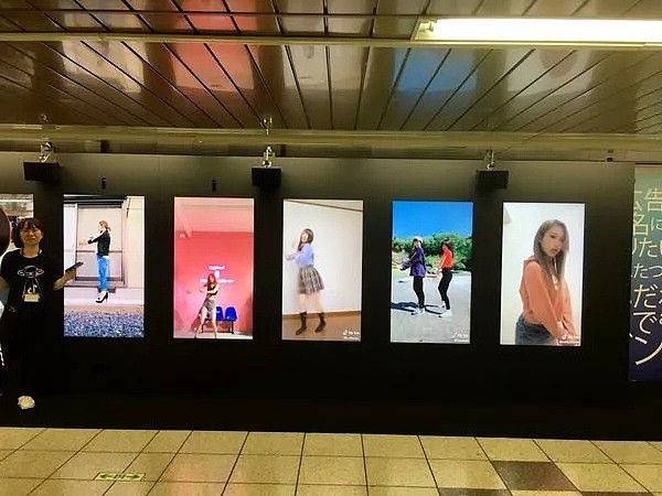 东京地铁站、电车上到处贴满这款中国app的广告！日本人彻底中了“抖音”的毒…（视频/组图） - 20