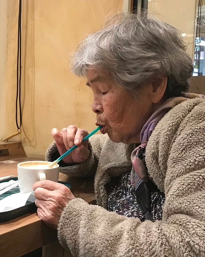 90岁日本老奶奶，酗酒飙车碰瓷却爆红Ins！网友：可以，这很硬核（组图） - 6