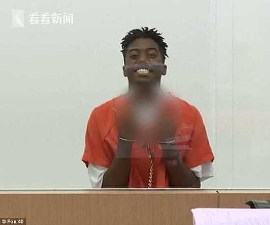 警察局长独子索财暴打老人 出庭受审还咧嘴坏笑