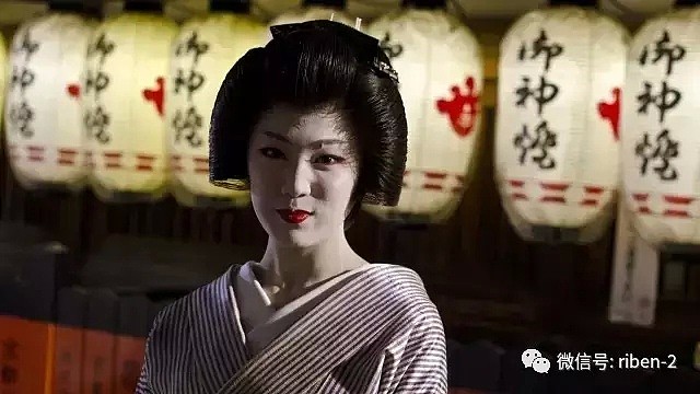 窥探日本艺妓不为人知的私密生活：16岁学成下海，取悦客人并以此为荣……（组图） - 30