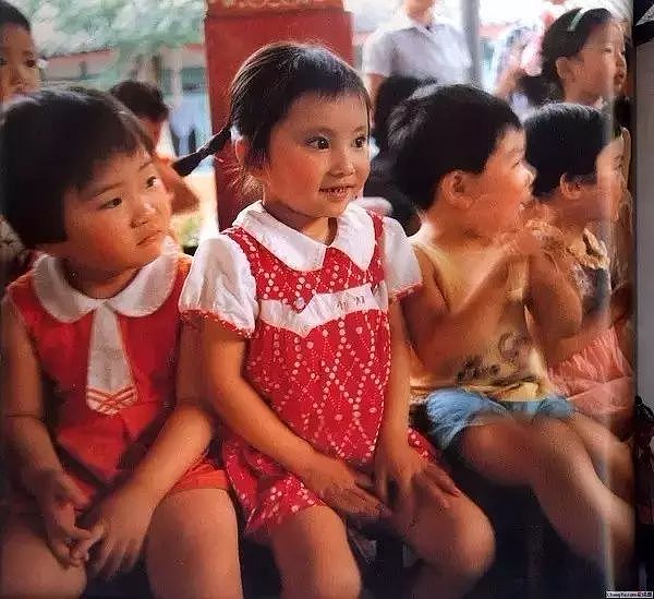 日本摄影师36年前拍的中国孩子，这里有你我的回忆吗？（组图） - 17