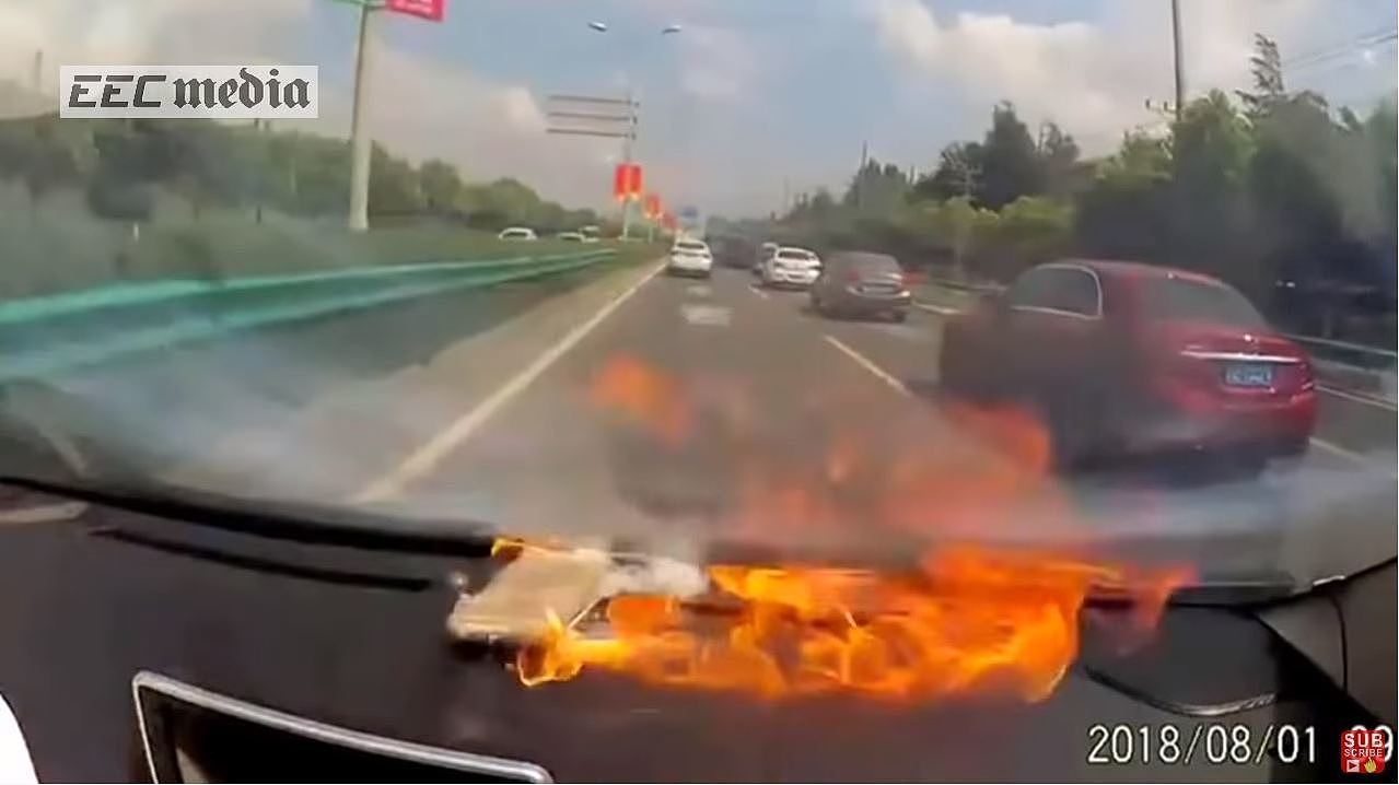 可怕！iPhone6车内自燃 行车记录器拍下爆炸全程（视频/图） - 1