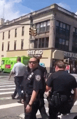 爆粗口辱骂6名纽约警察，拍视频叫嚣：吸我大雕！华警挺身维护尊严...（组图/视频） - 8
