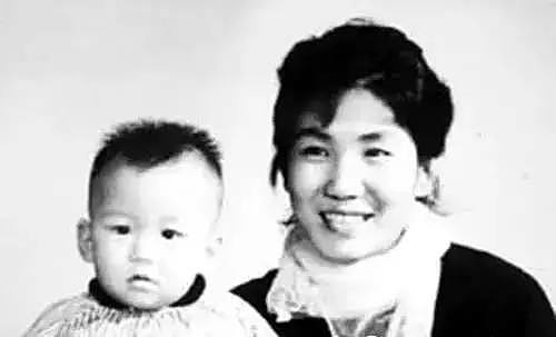 中国第一位喜剧之王，丈夫惨死、女儿脑瘫，她用悲剧人生，为我们带来十几年的欢声笑语（组图） - 27