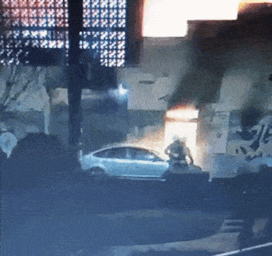 墨尔本超市凌晨发生大火，后果很严重！出动超50名消防员，部分路段被封！（视频/组图） - 1