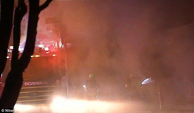墨尔本超市凌晨发生大火，后果很严重！出动超50名消防员，部分路段被封！（视频/组图） - 8
