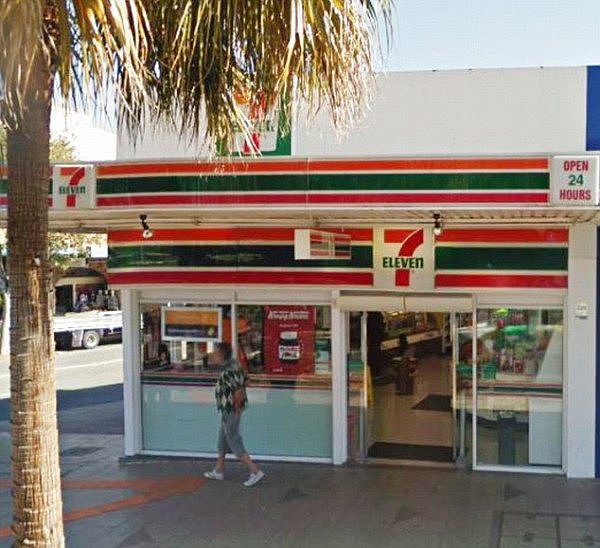 求放过！悉尼7-Eleven被连续打劫2次！亚裔老板哭求晚上关店”太可怕了，附近没有一家开门的