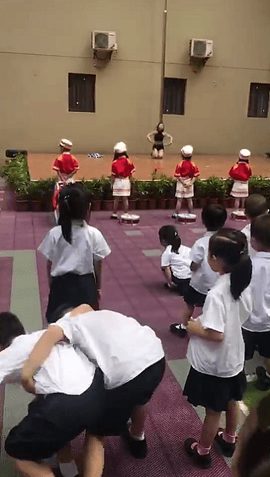 奇葩！深圳一幼儿园开学典礼请舞女跳钢管舞，视频刷爆朋友圈（视频/组图） - 3