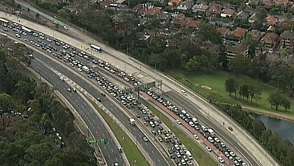 悉尼海港隧道发生交通事故！南向车道已被关闭，司机注意绕行（图） - 2