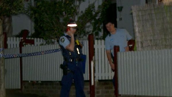 注意！悉尼大学附近发生入室抢劫案！女子遭3名歹徒尾随，刀架脖子！邻居也遭殃（组图） - 1
