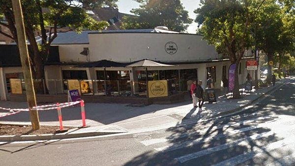 悉尼大学附近一女子咖啡店外遭袭，脖子被另一女子刺伤！警方：两人相识（组图） - 2