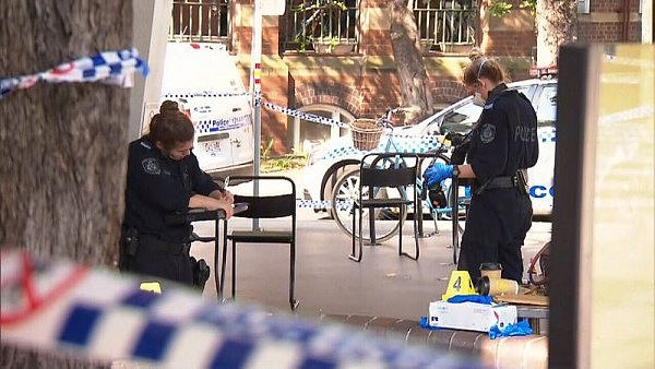 悉尼大学附近一女子咖啡店外遭袭，脖子被另一女子刺伤！警方：两人相识（组图） - 3