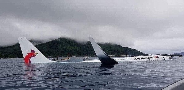 奇迹！飞机偏离跑道冲入海中，机上人员全部获救！澳洲游客逃过一劫（组图/视频） - 3