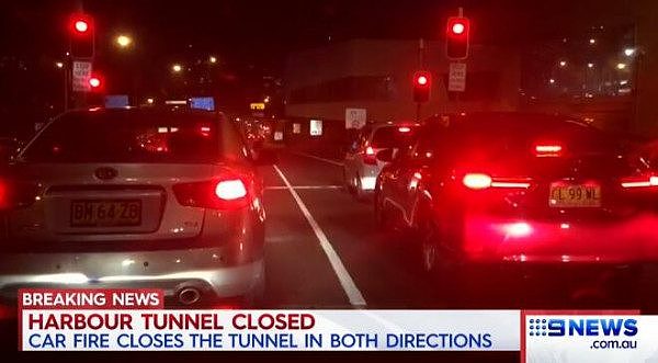 突发！悉尼海港隧道双向封闭！一辆汽车在隧道内起火，附近区域严重拥堵！（组图） - 3