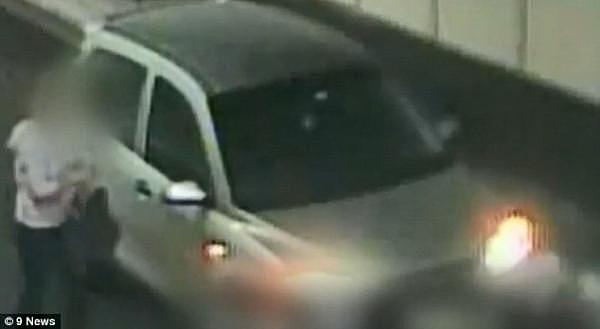 惊险！轿车在悉尼海港隧道内变“火车” ，女司机逃过一劫！（组图/视频） - 1