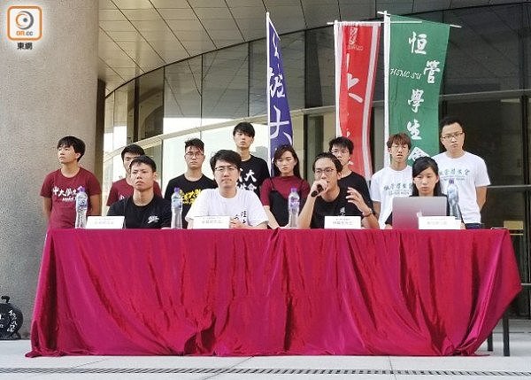 香港理工大学爆发学生冲突，副校长当场倒地（组图） - 3