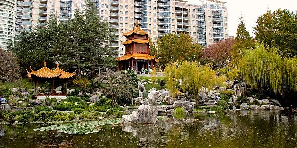 1200px-Chinese_Garden_of_Friendship_(looking_back_at_city).jpg,0