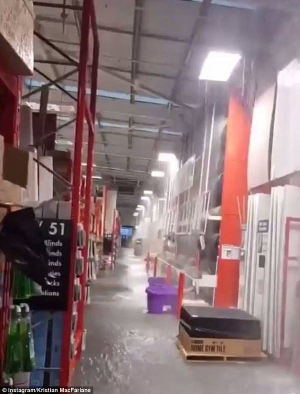 一场暴雨过后，Woolworths竟成了“水帘洞”！大量商品变“水货”（组图/视频） - 2