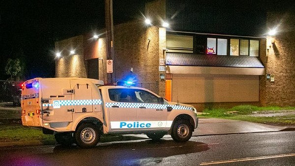 悉尼妓院遭持枪抢劫！劫匪与警方对峙11小时后被逮捕（组图） - 4