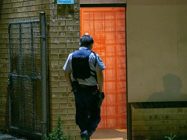 悉尼妓院遭持枪抢劫！劫匪与警方对峙11小时后被逮捕（组图） - 3