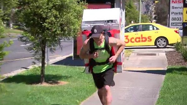 背着40斤的洗衣机跑马拉松！澳洲男子跑42公里，只为做慈善（组图） - 5
