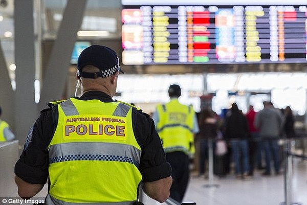 注意！澳洲各大机场拟实施新规！违者罚款$4200！无辜旅客莫名”躺枪“（组图） - 1